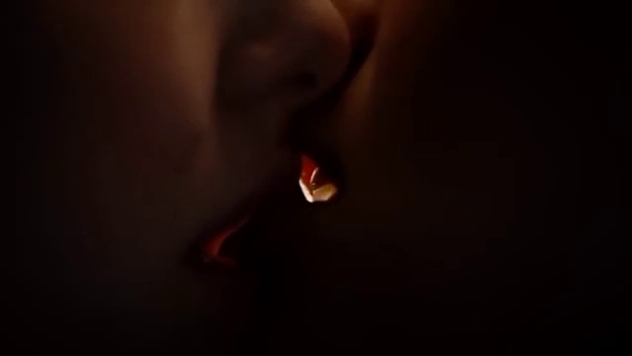 Меган Фокс поцелуй с Амандой