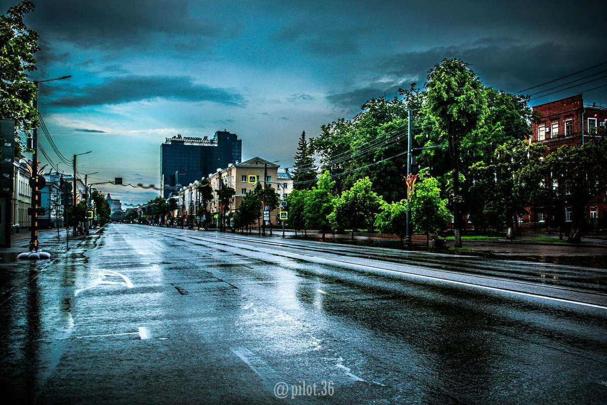 Улицы города после дождя