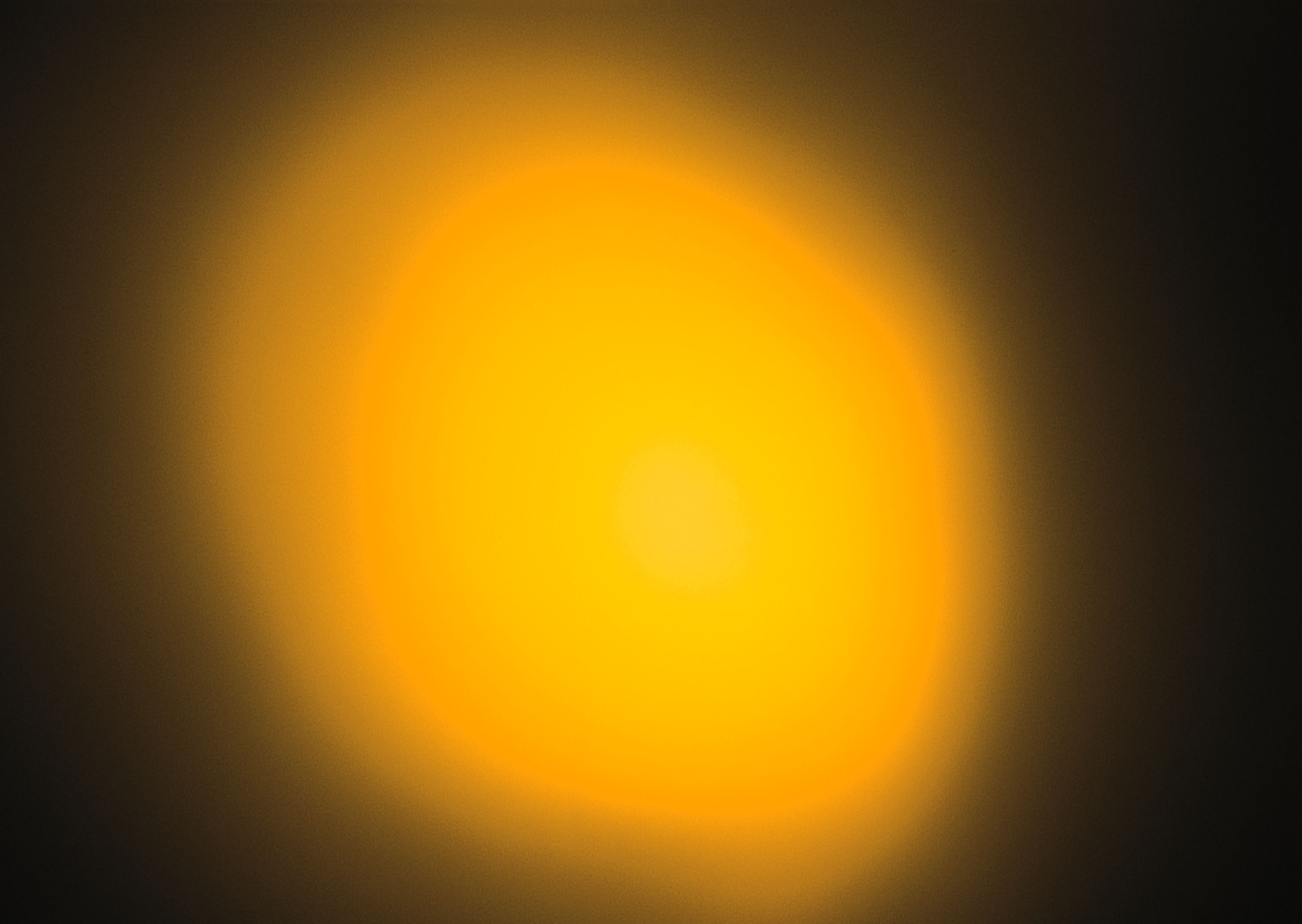 Желтый круг солнца с фоном
