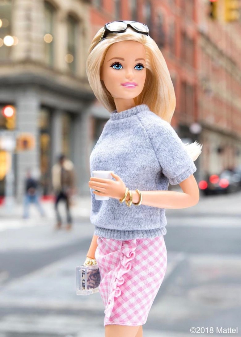 Современная одежда для кукол Барби
