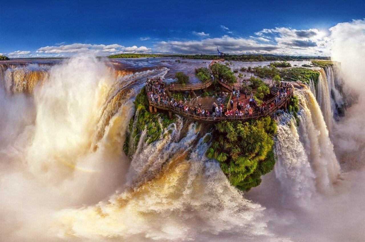 Водопады Игуасу (Cataratas del Iguazu), на границе Бразилии и Аргентины