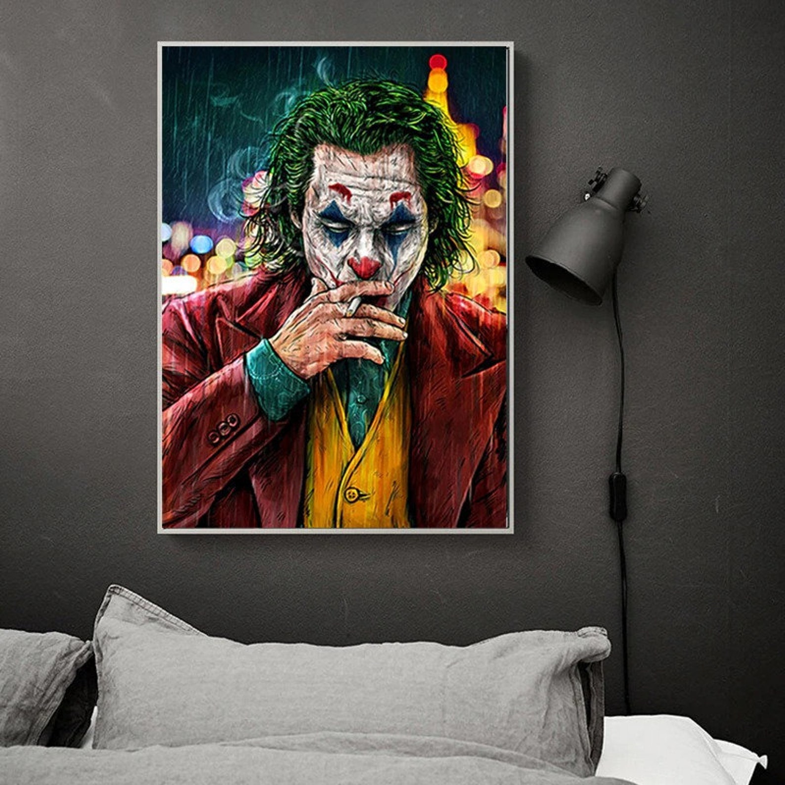 Картины с Джокером в комнате