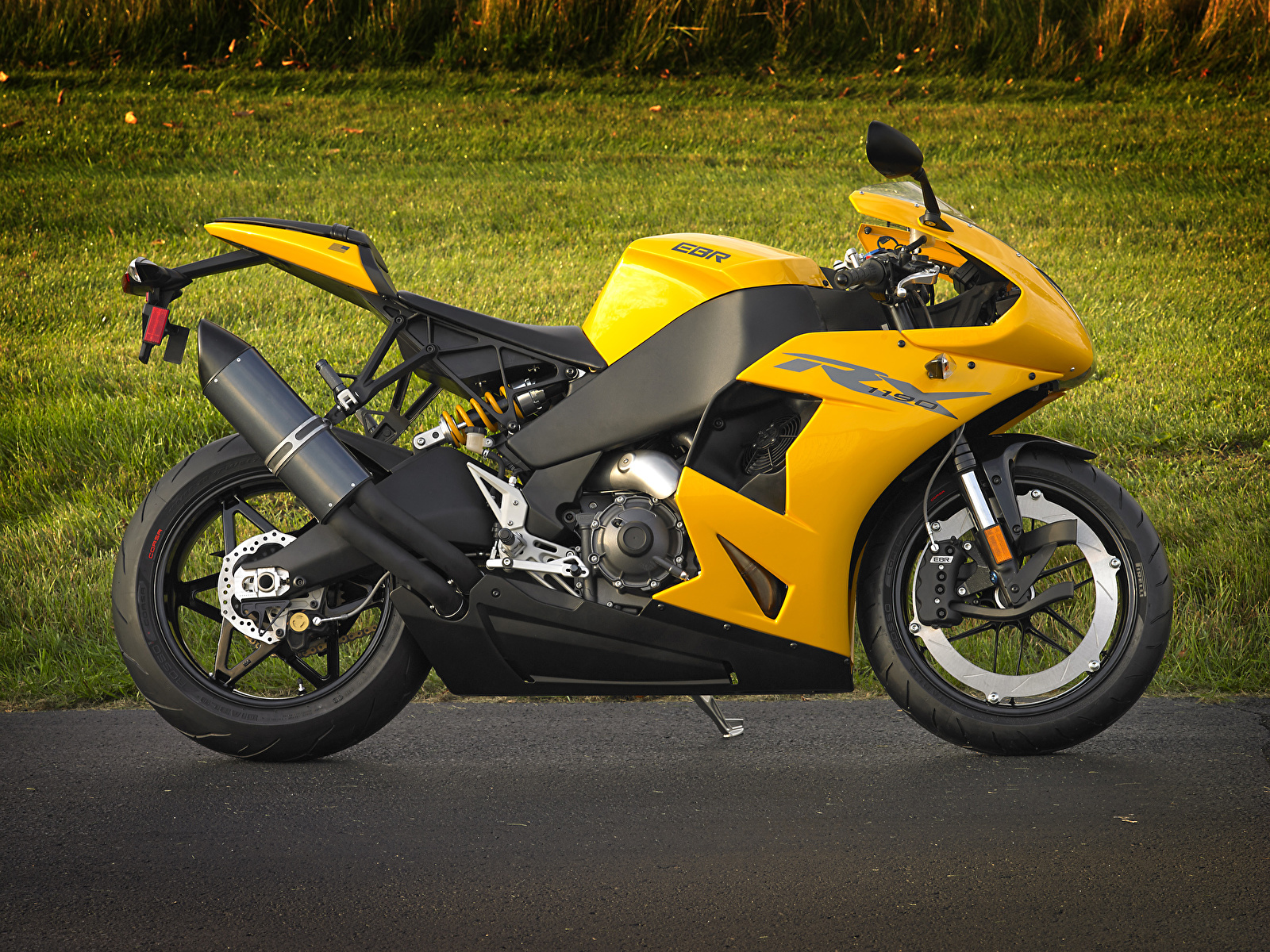 Черно желтый мотоцикл