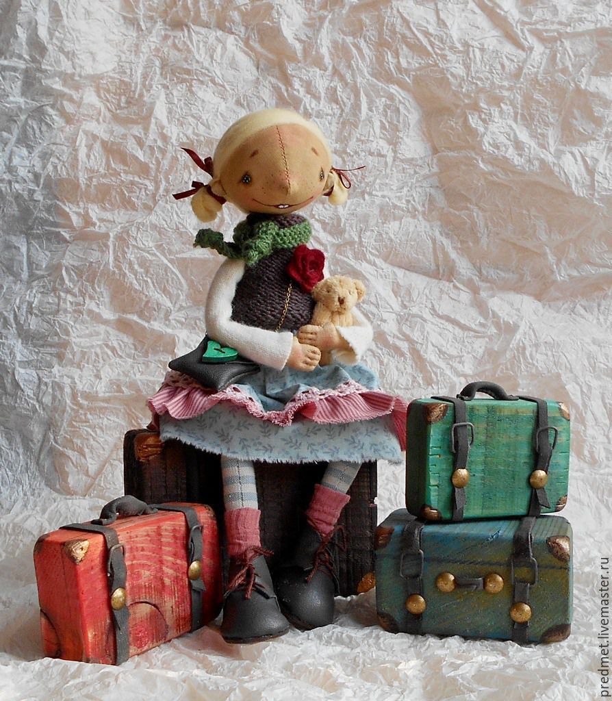 Текстильная кукла путешественница
