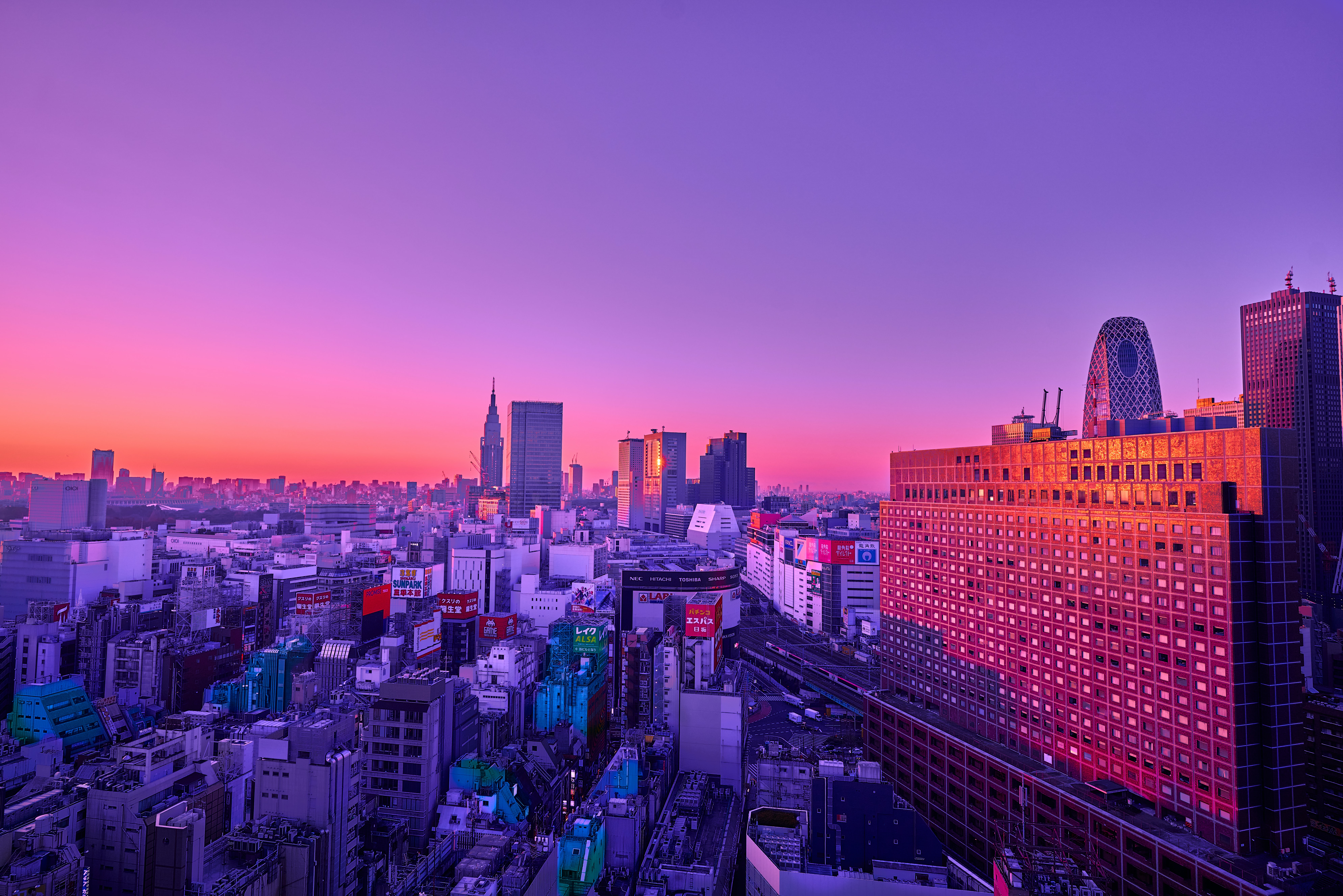 Японский город фиолетовый