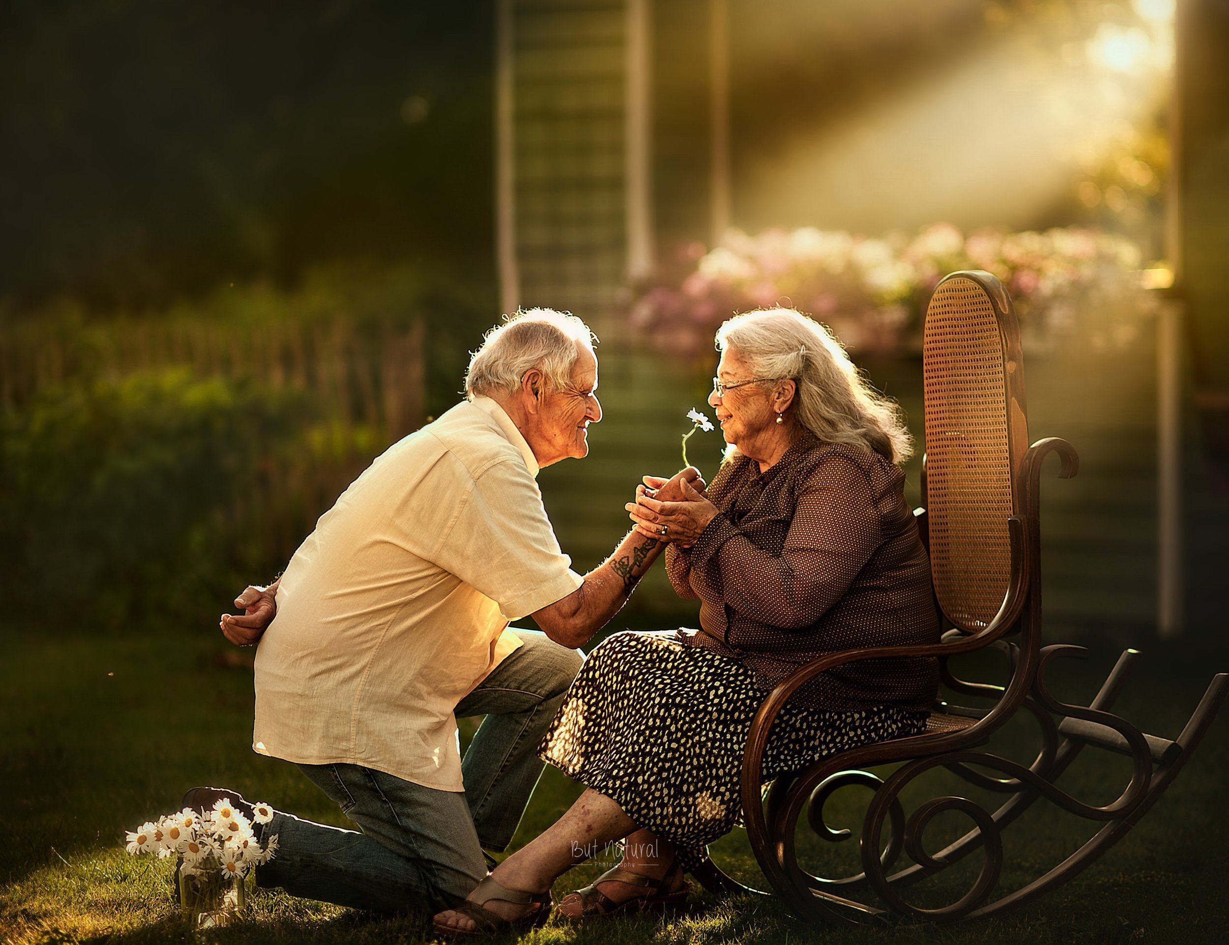 Счастливые пожилые пары