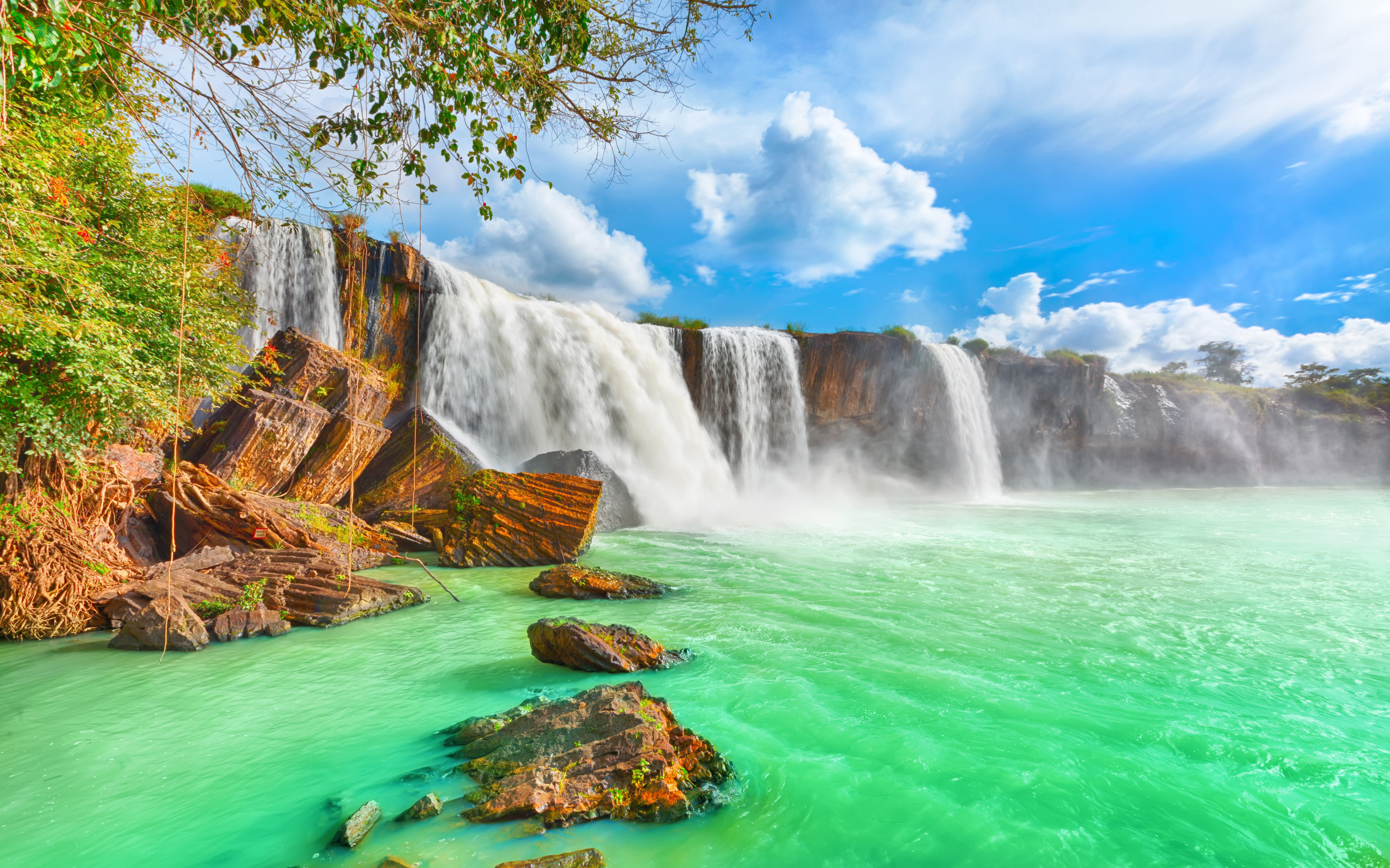 Фотообои водопад во Вьетнаме