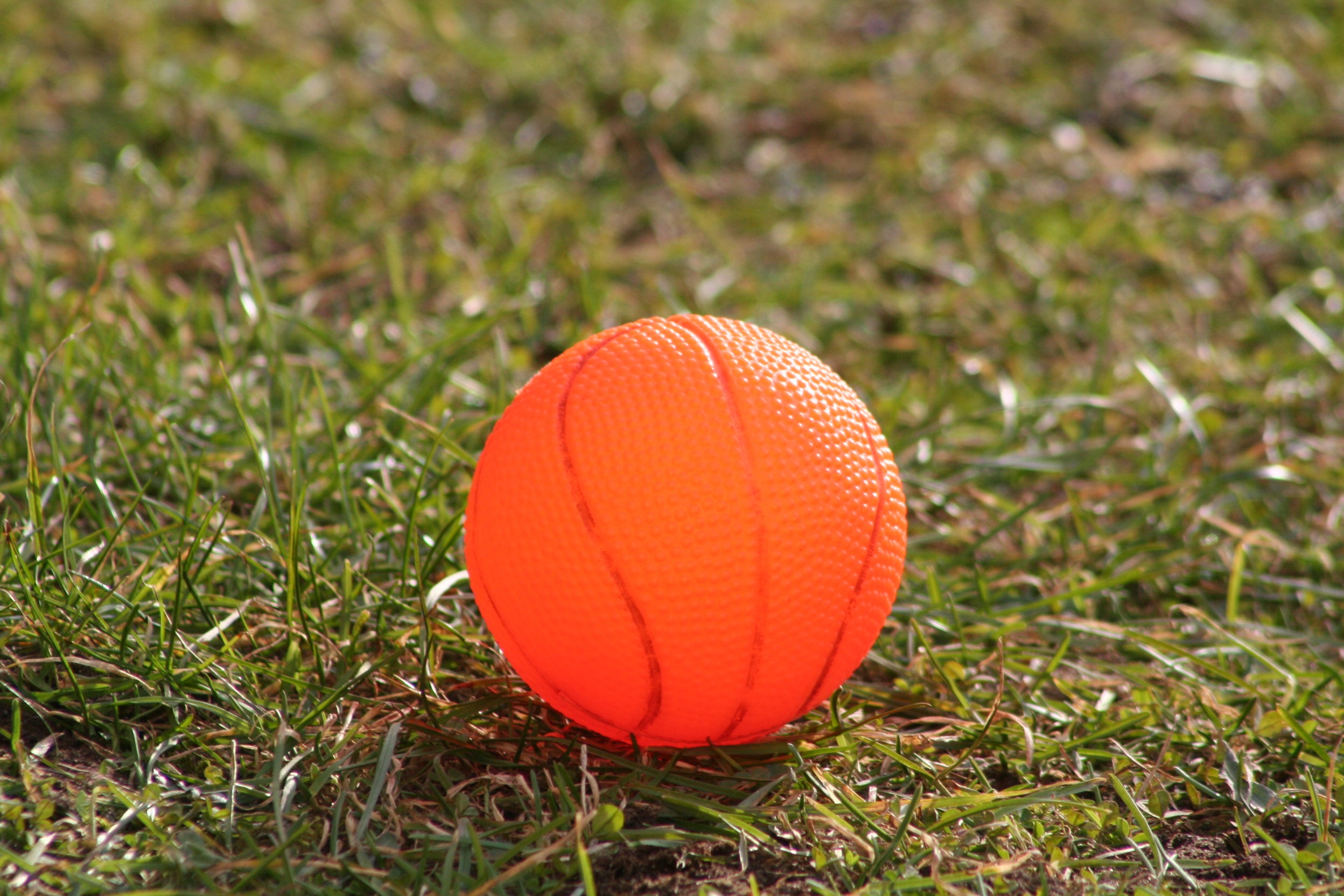 Мячик цветной оранжевый