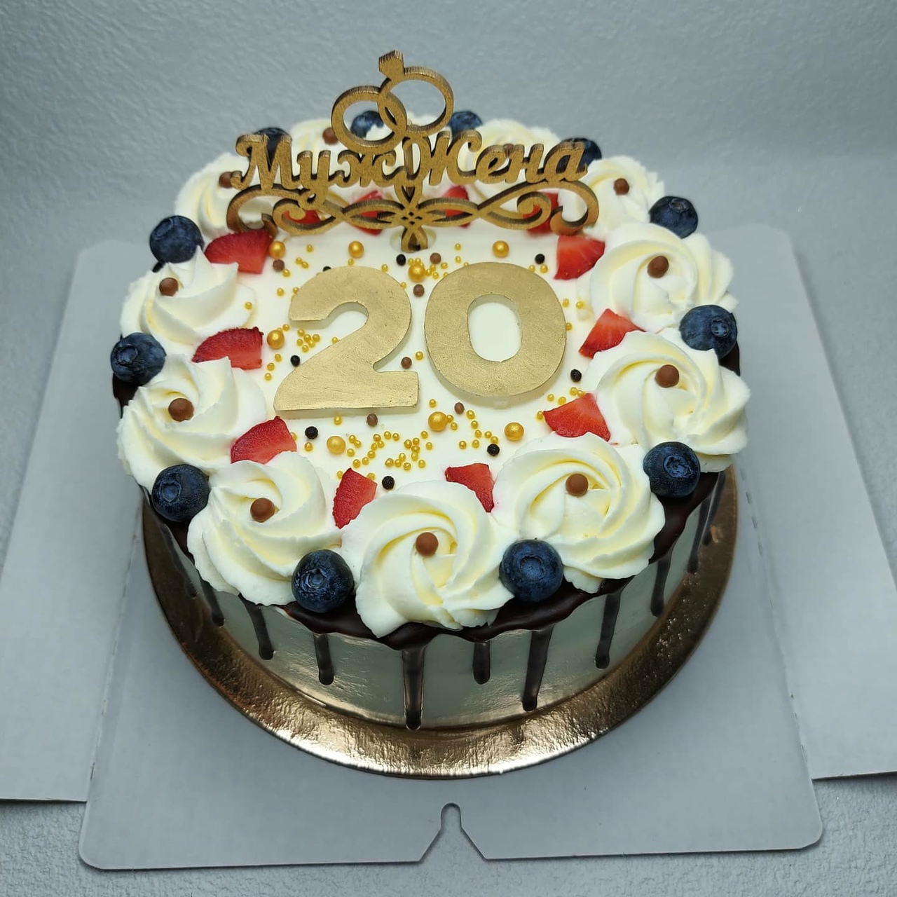 Торт на день рождения 20 лет