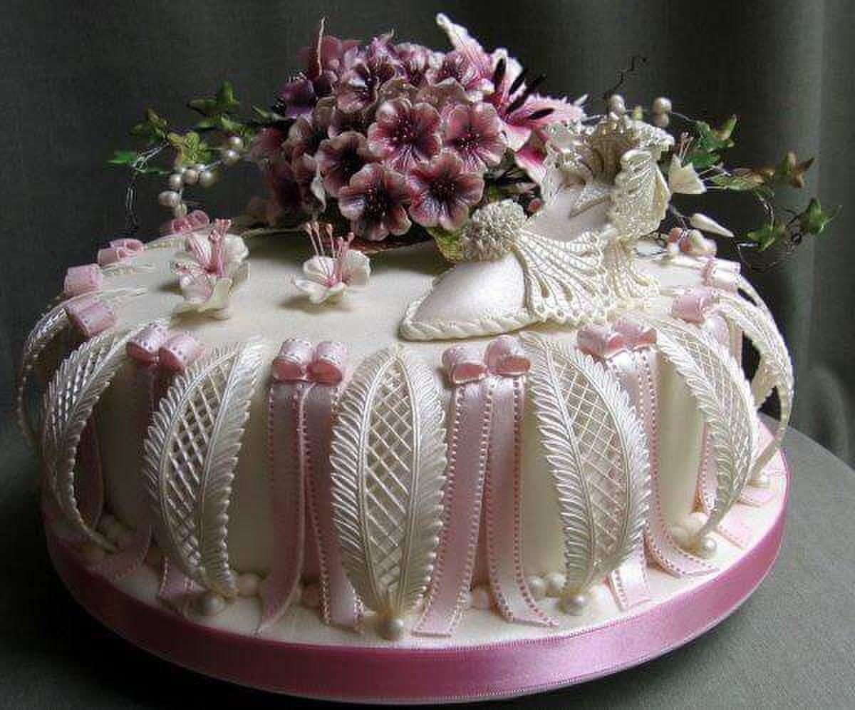 Элегантное украшение торта