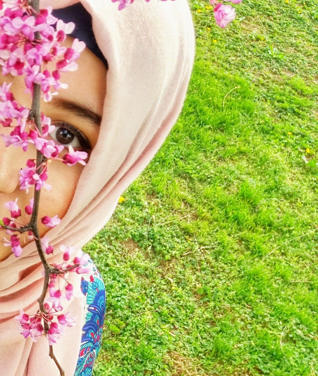 Хиджаб красивый с цветами