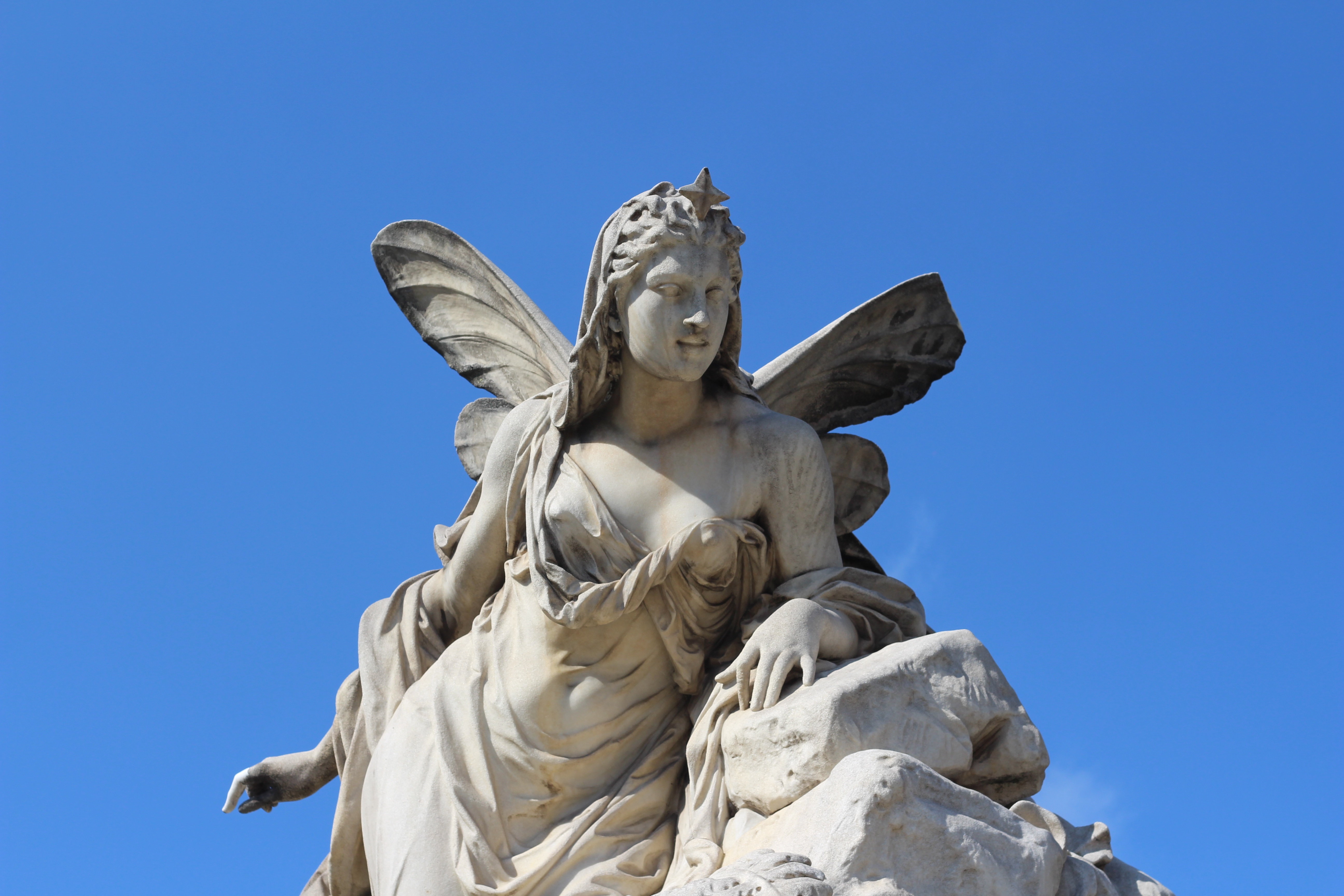 Брюссель скульптура ангел
