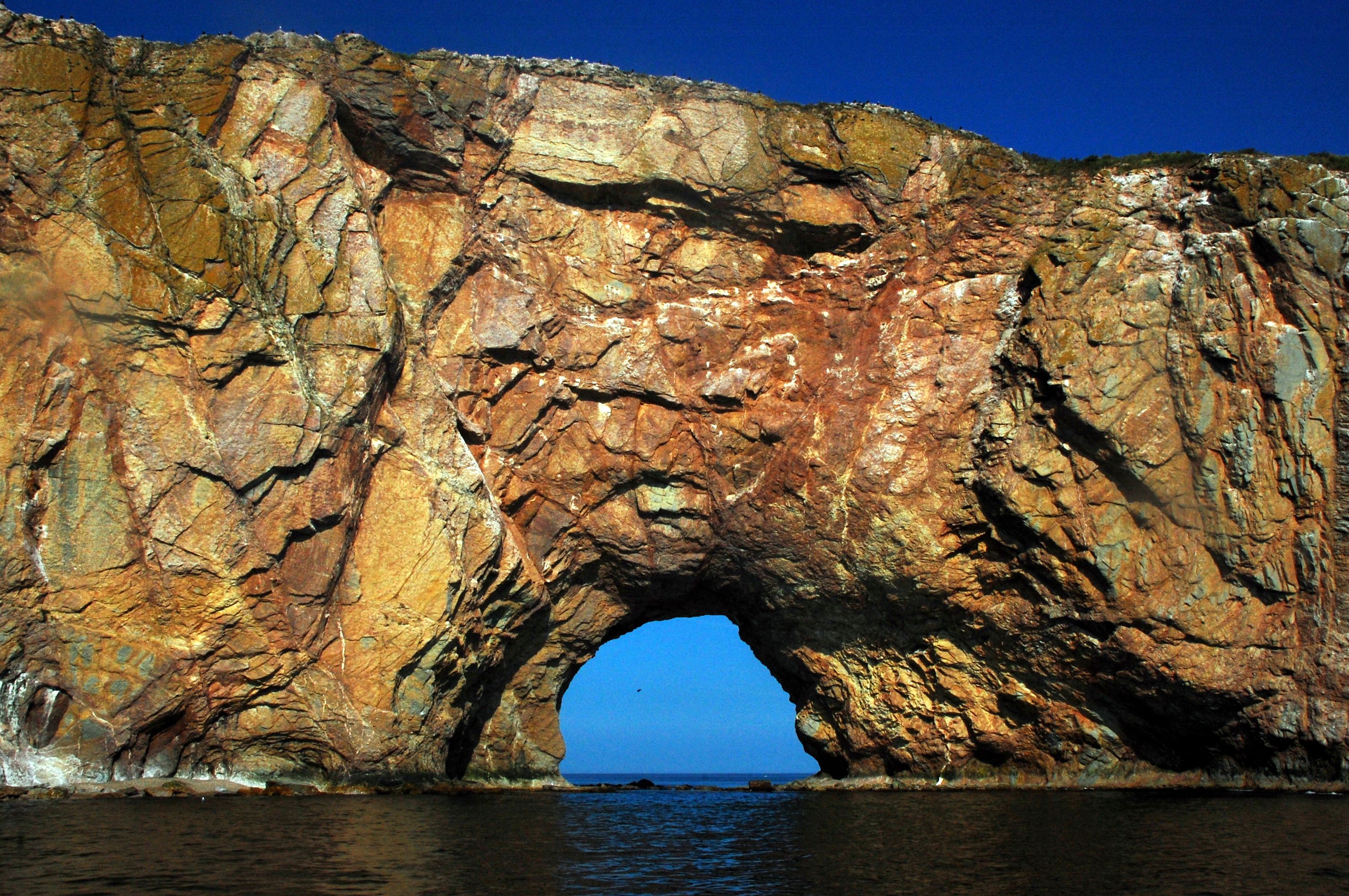 Природная каменная арка