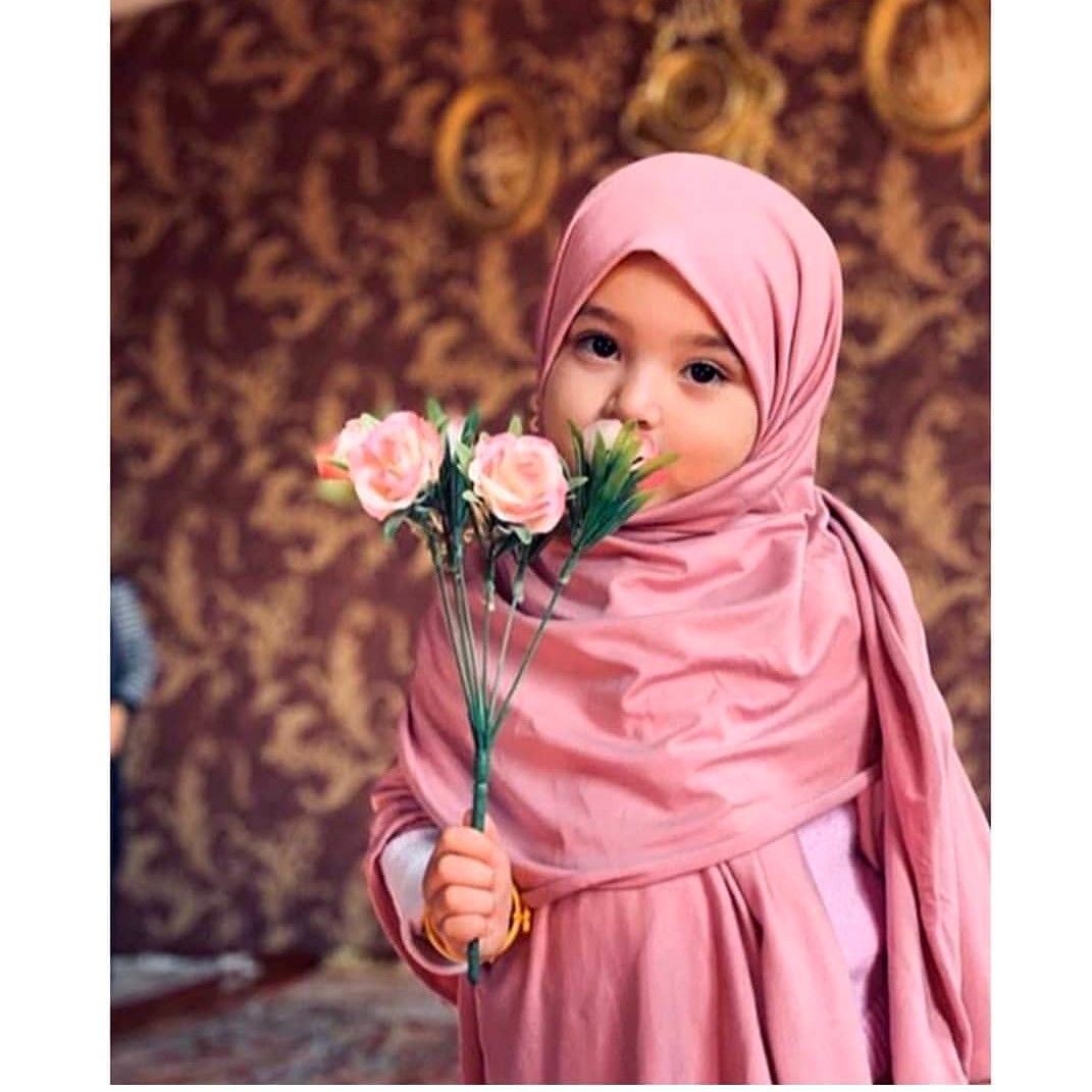 Дети мусульманок с цветами