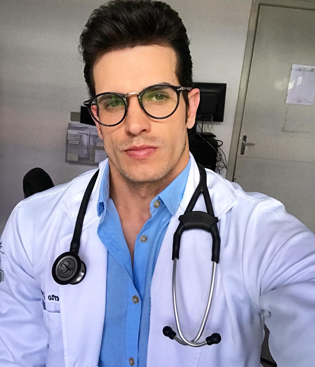 Самый красивый врач