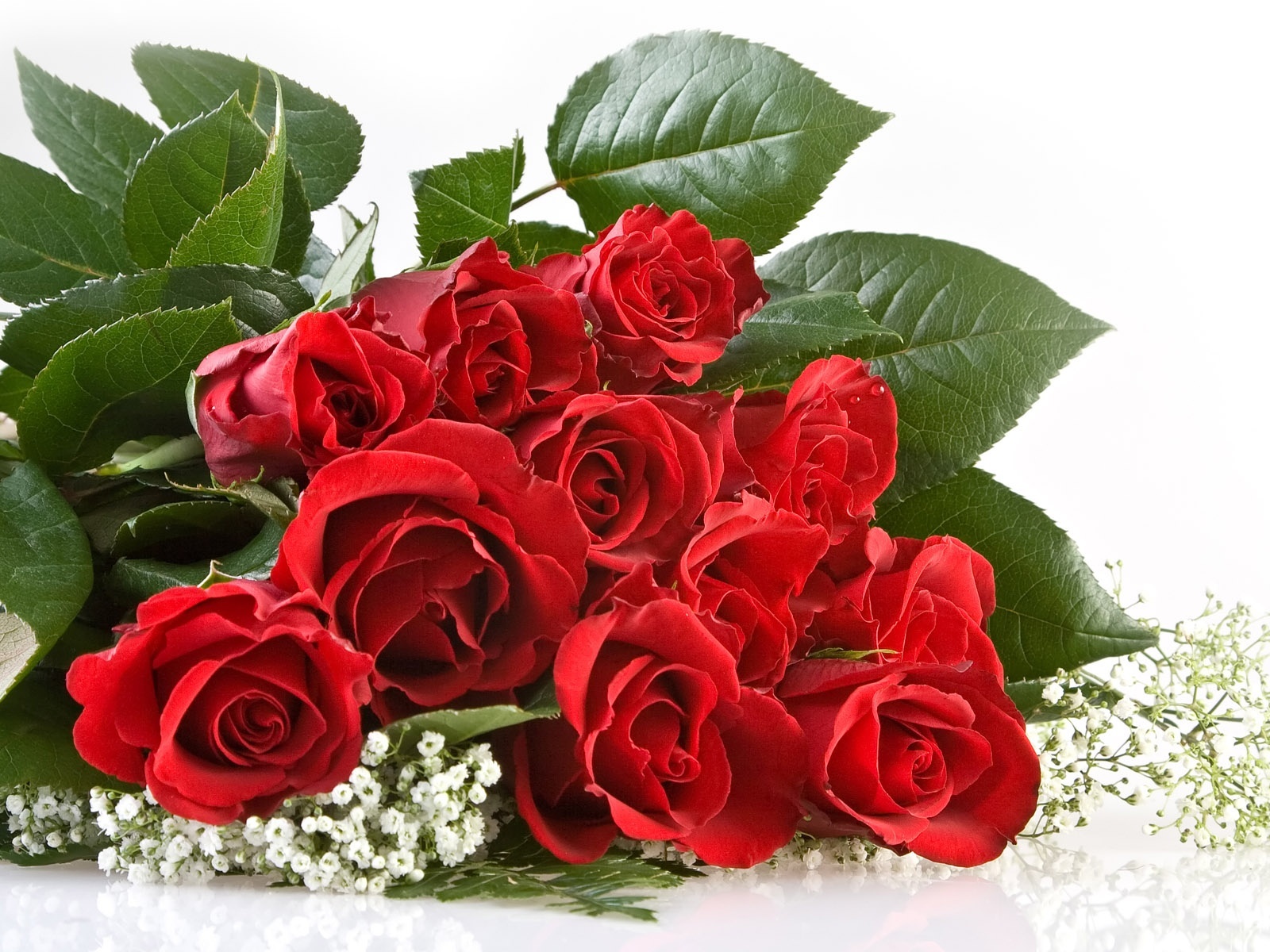 Букет роз с праздником