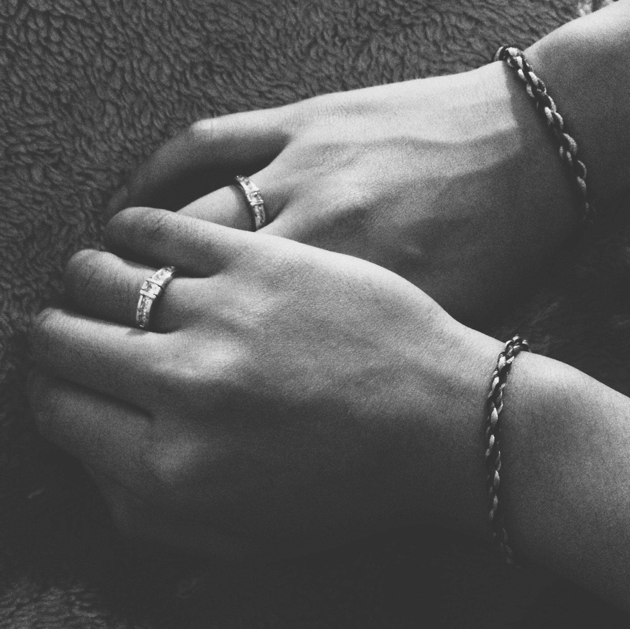 Красивые руки влюбленных пар