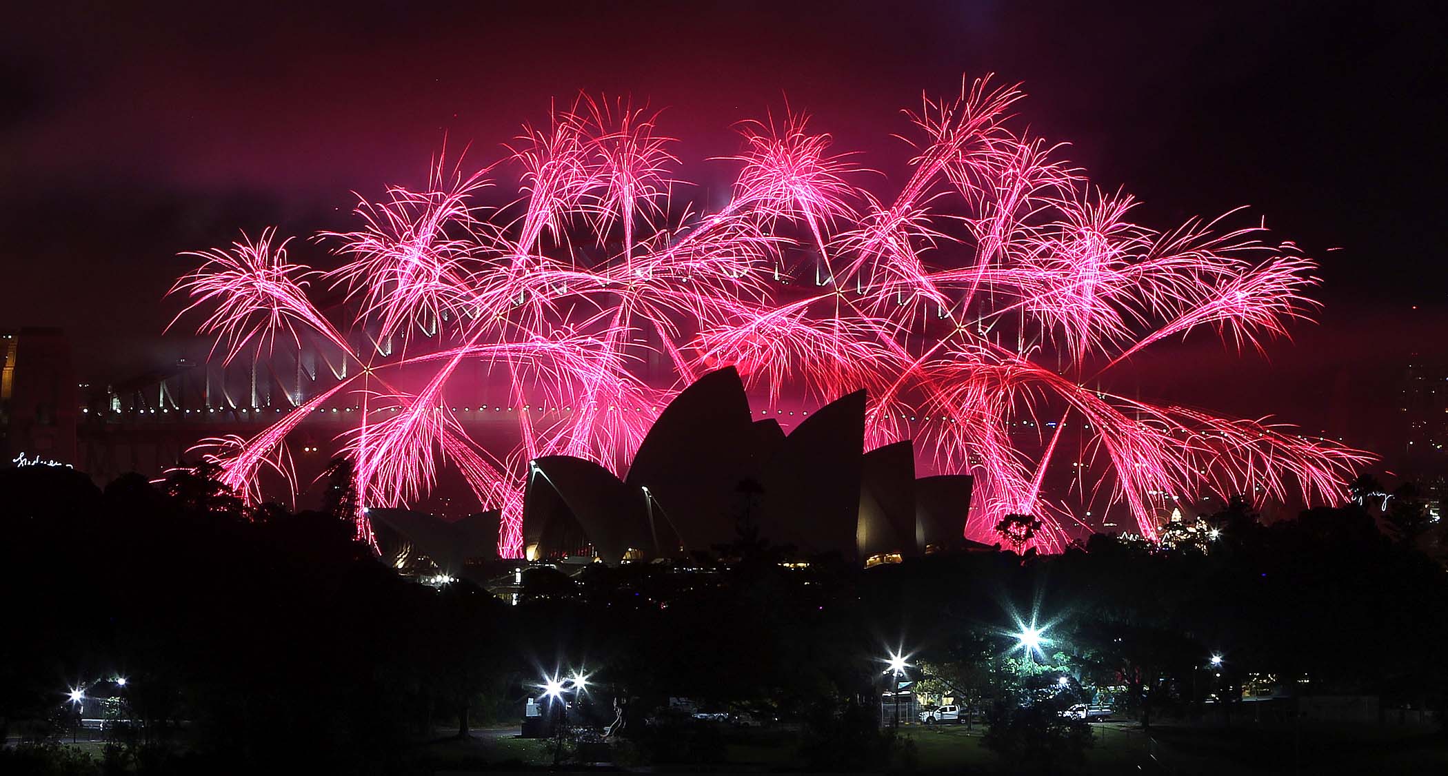 Новогодний фейерверк в Австралии